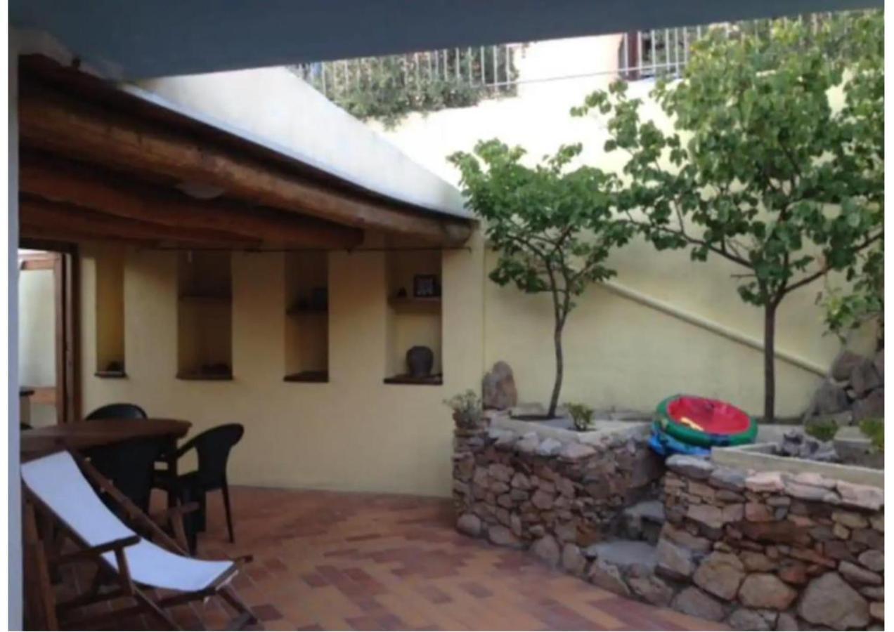 Casa Vacanze A Pochi Passi Dal Mare La Maddalena  Exterior foto