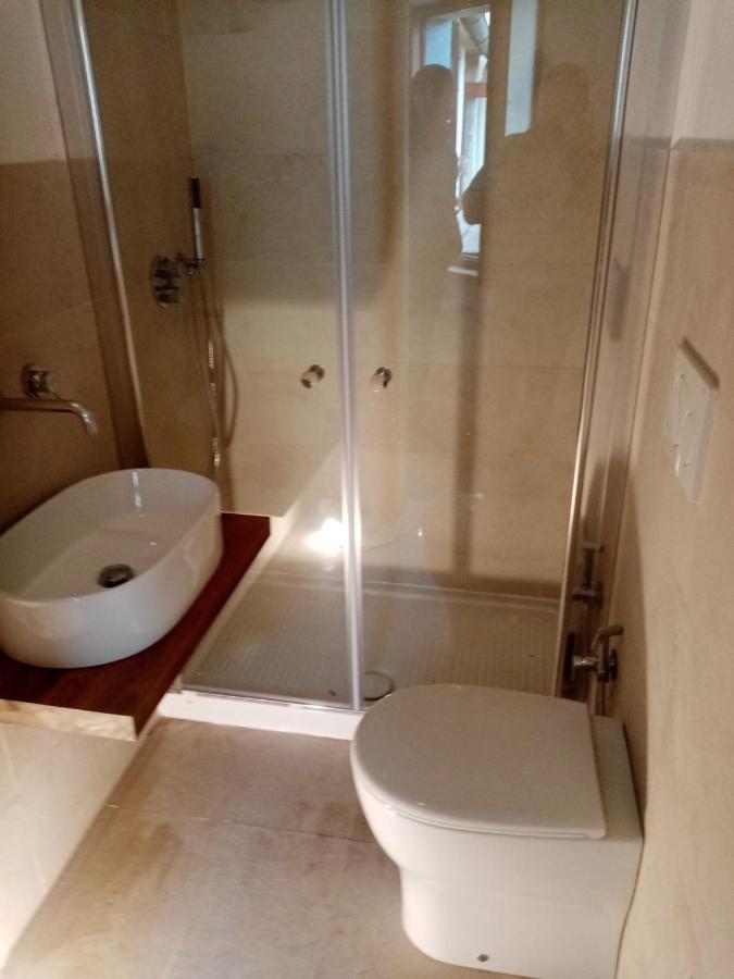 Casa Vacanze A Pochi Passi Dal Mare La Maddalena  Exterior foto